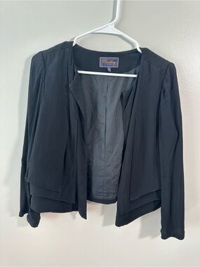 Buckley Tailors Black Open-Front Women’s Jacket
